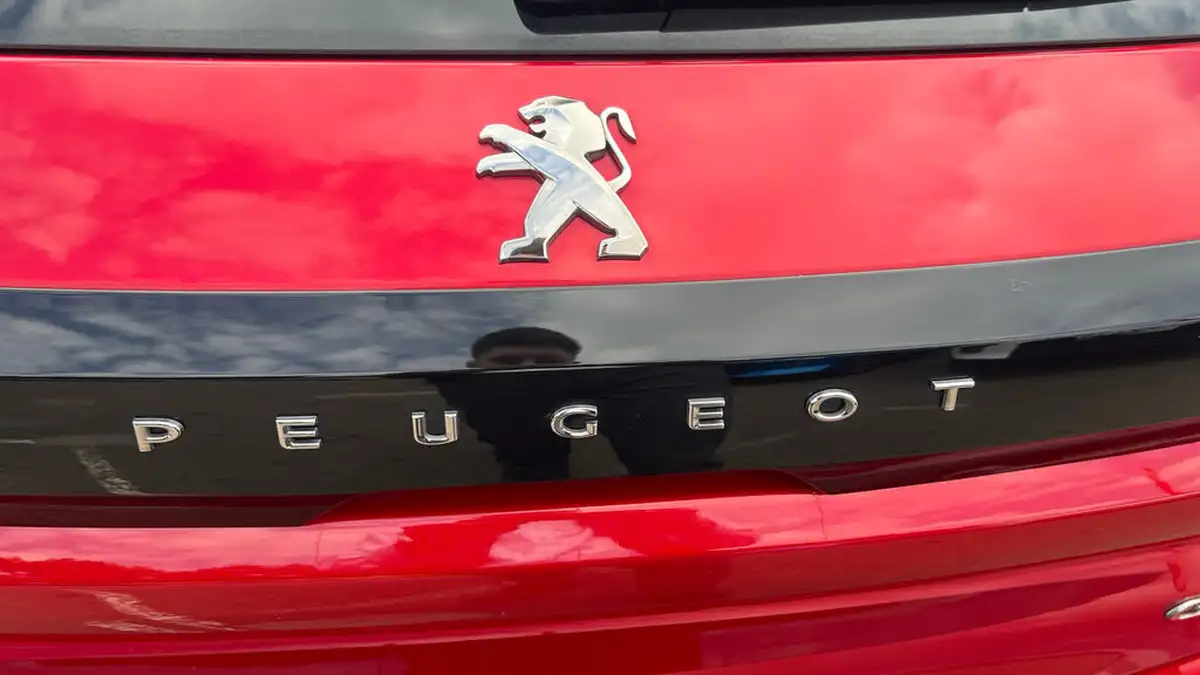 2022-peugeot-208-12-puretech-gt-100bhp-big-25