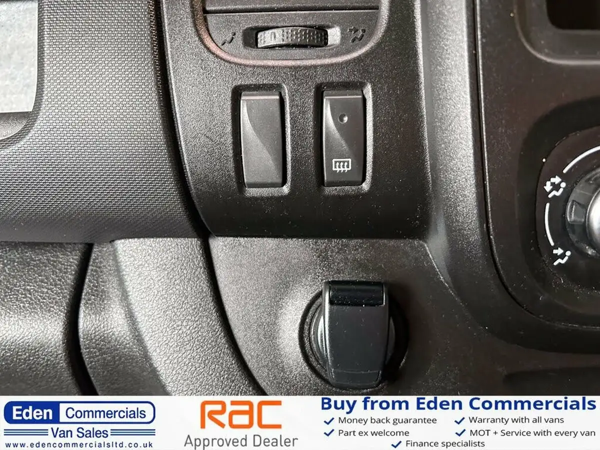 2021-renault-trafic-20dci-ll30-energy-120-business-panel-big-19
