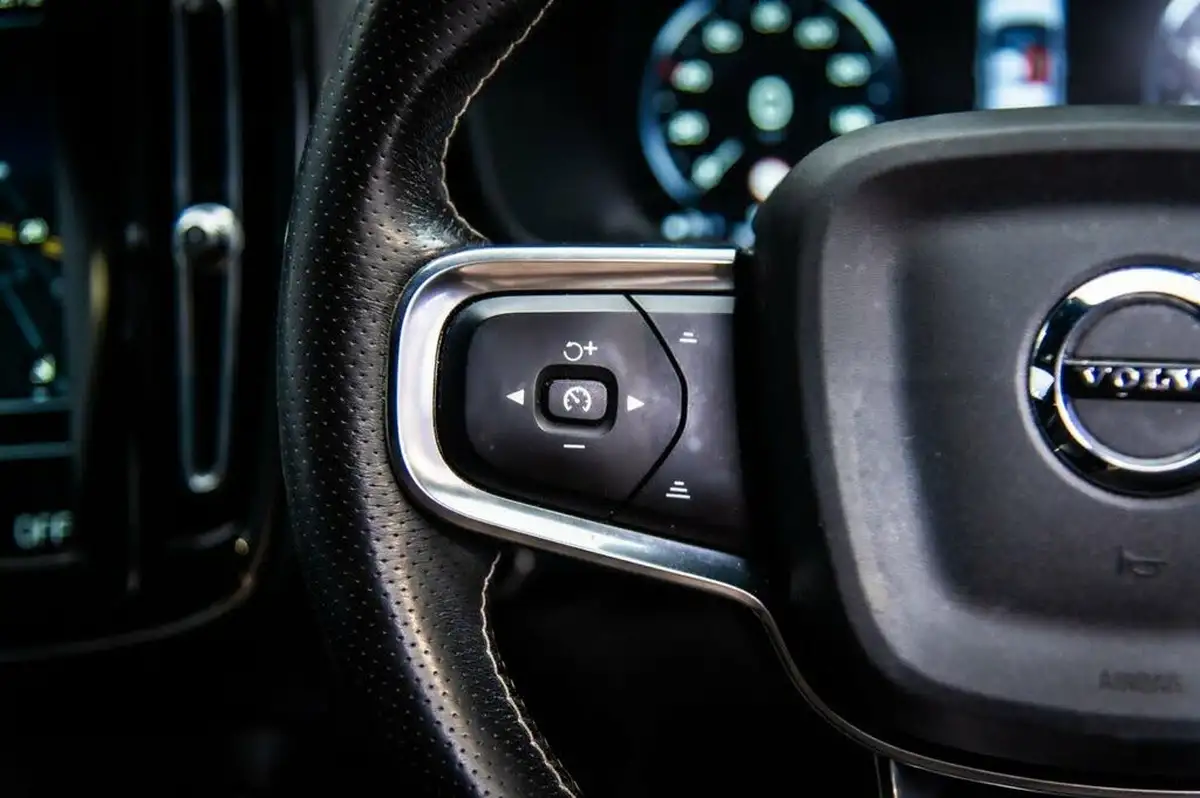 2021-volvo-xc40-15-t3-r-design-161bhp-auto-big-22