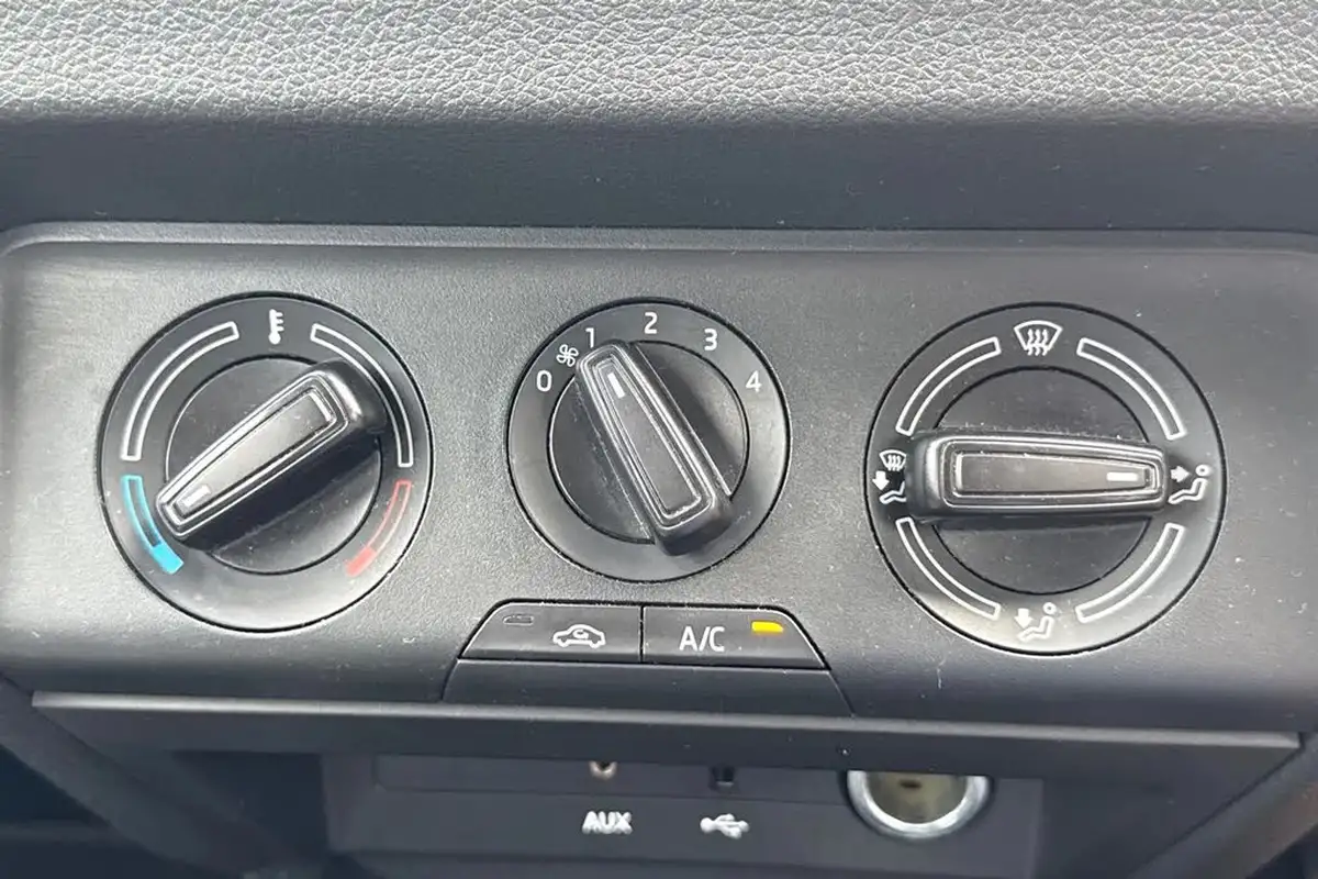 2018-skoda-fabia-10-tsi-se-95ps-ss-hatchback-big-21