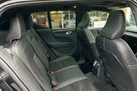 2022-volvo-xc40-15-t4-r-design-small-21