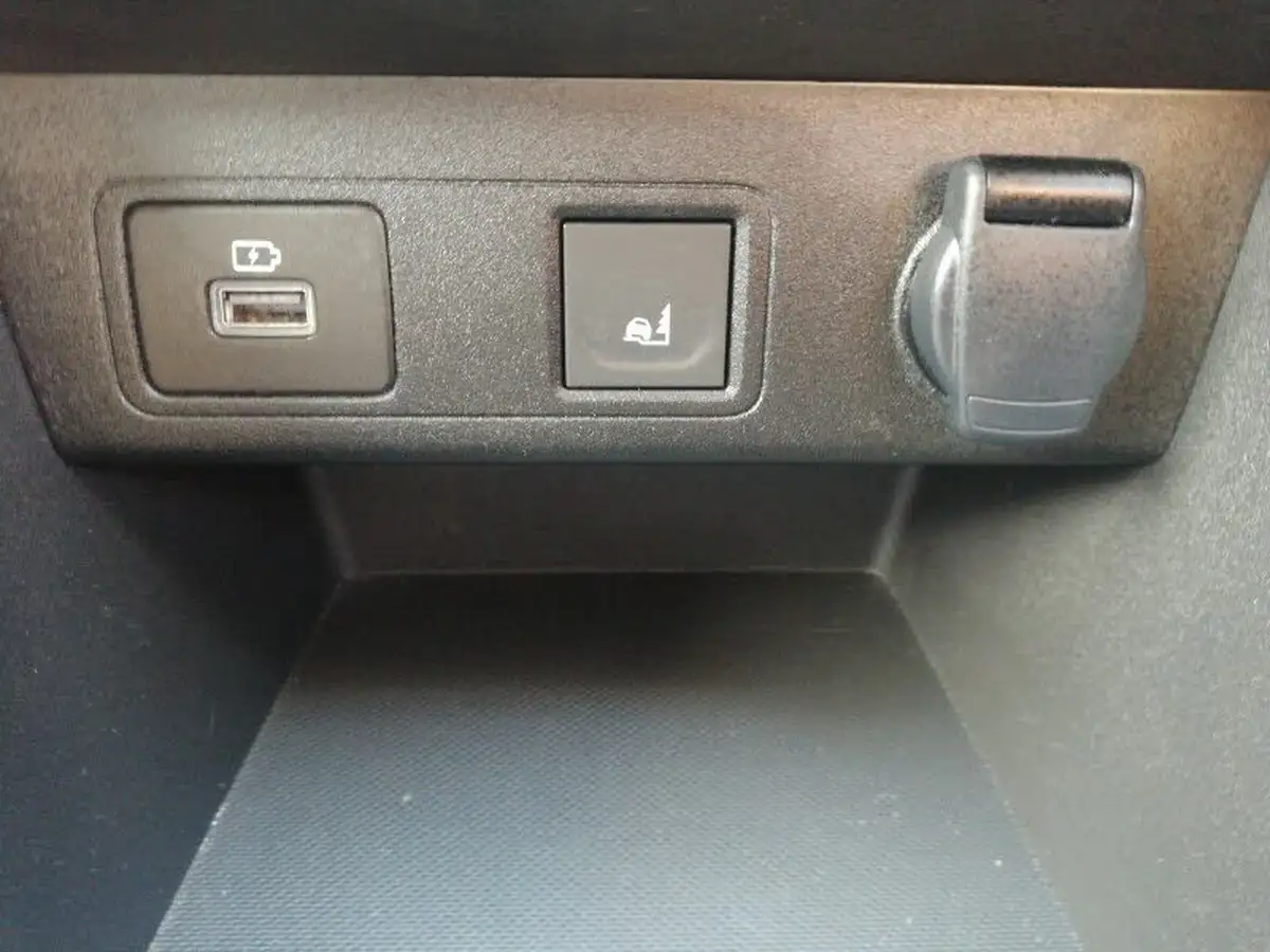 2024-dacia-sandero-stepway-10-tce-extreme-90bhp-big-13