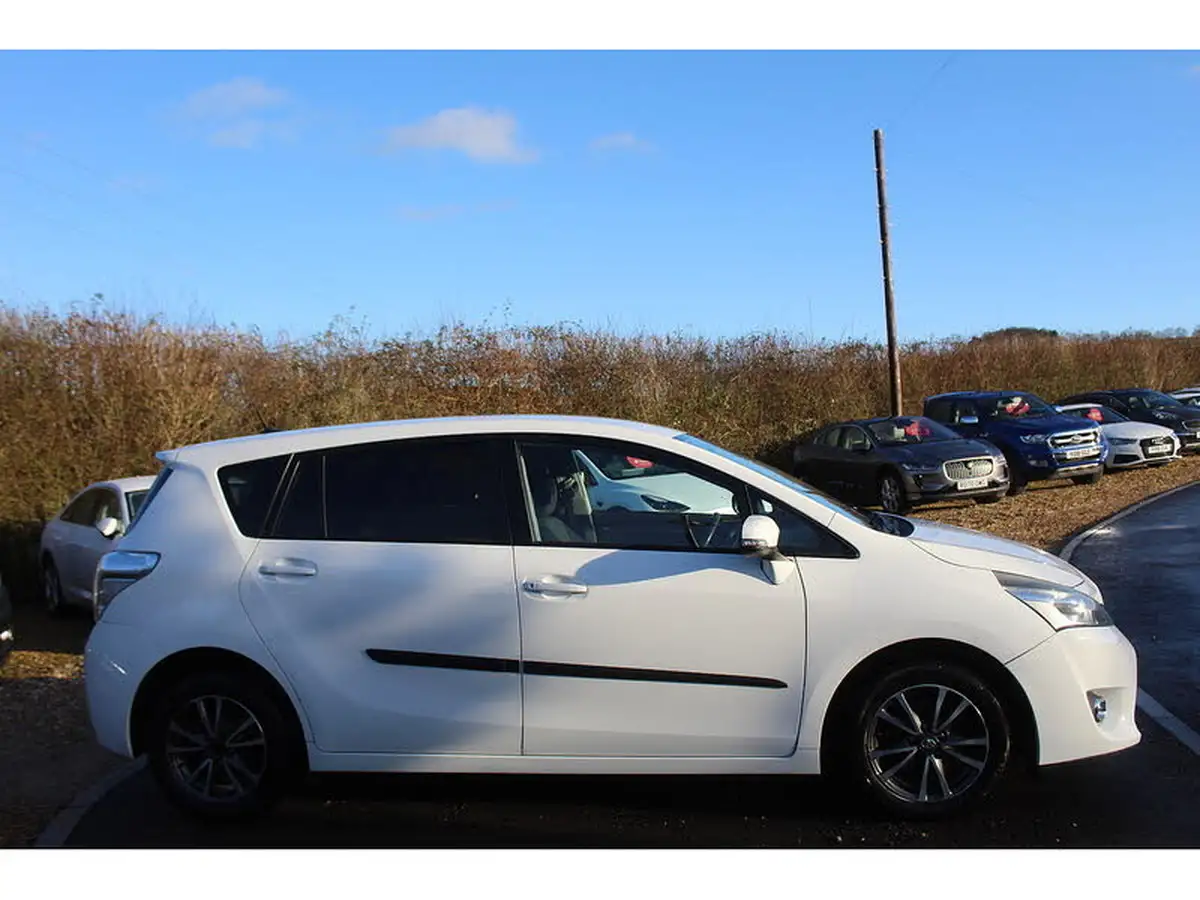2013-toyota-verso-18-icon-big-6