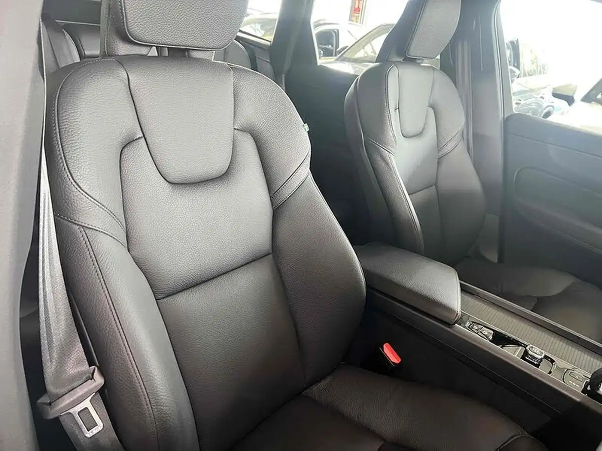 2021-volvo-xc60-20-b5-momentum-big-10