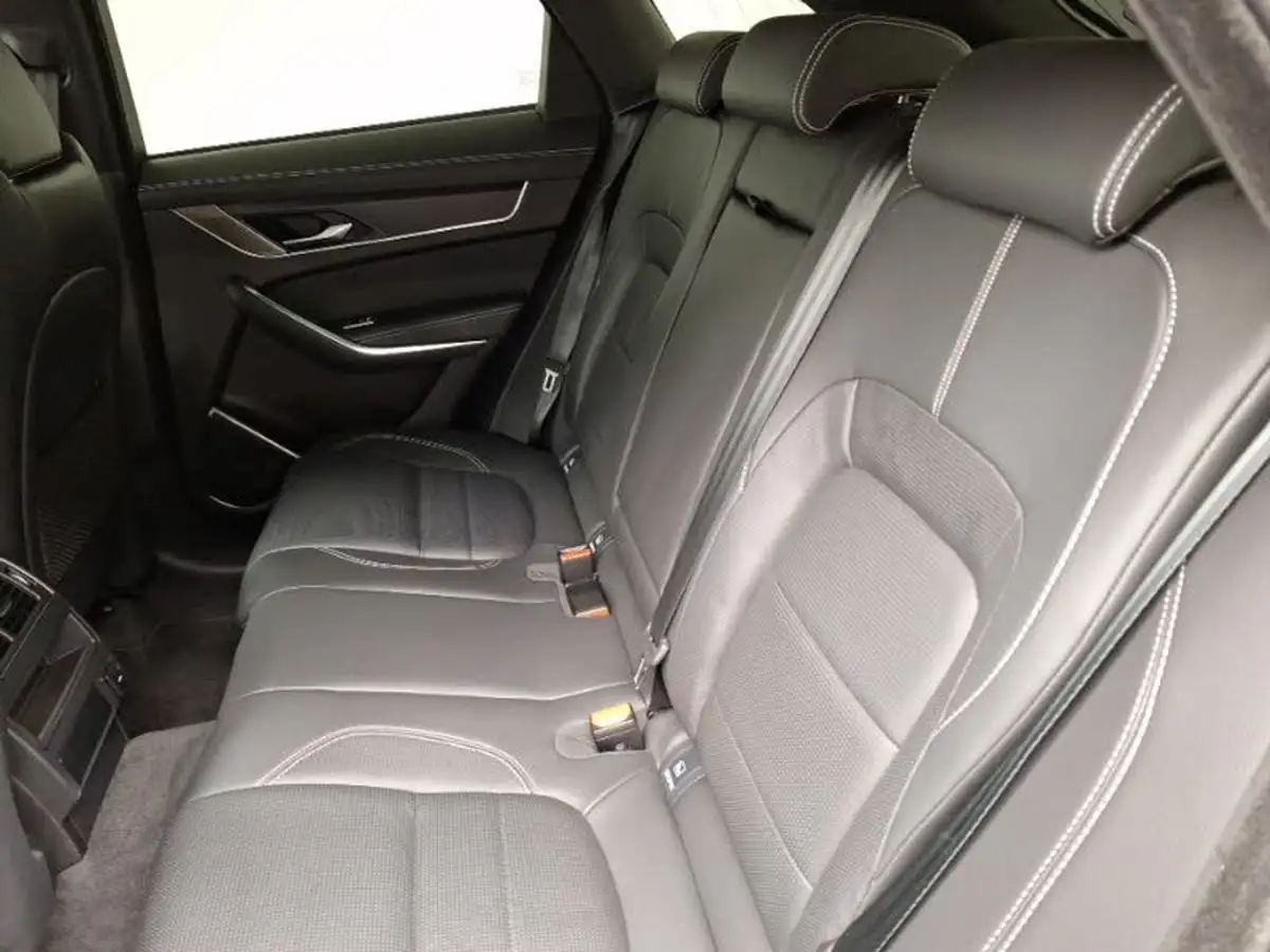 2022-jaguar-f-pace-20-p250-r-dynamic-black-big-5
