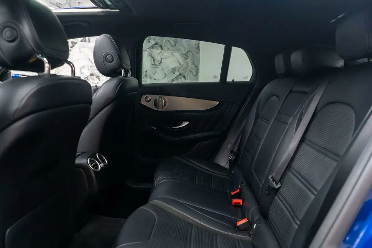 2018-mercedes-benz-glc-class-40-glc-amg-63-premiumss-coupe-4d-big-15