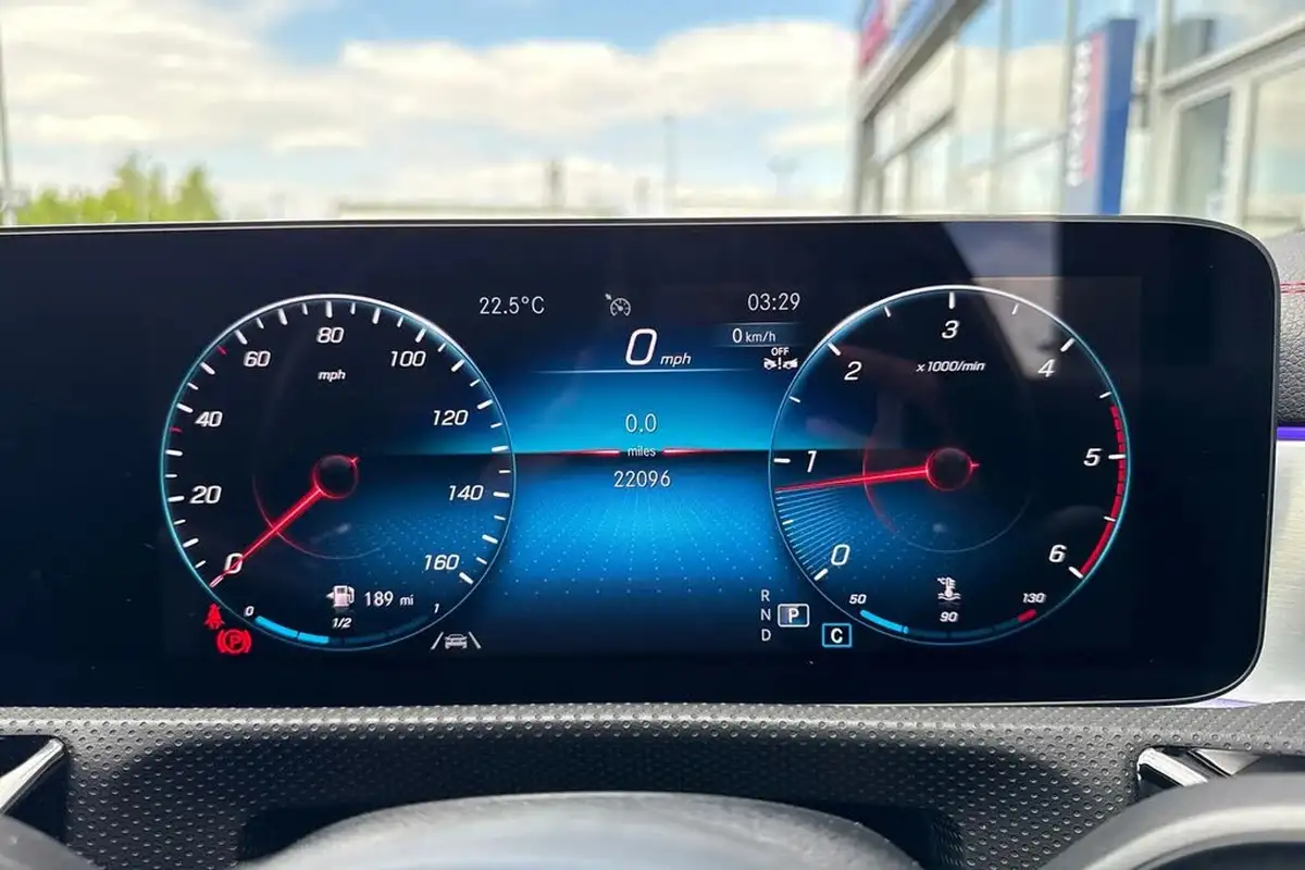 2023-mercedes-benz-cla-20d-cla-220d-amg-line-premium-plus-night-edition-coupe-4d-big-39