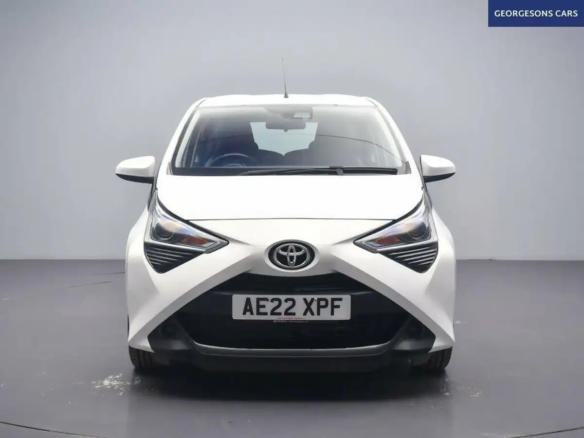 2022-toyota-aygo-10-vvt-i-x-play-big-3