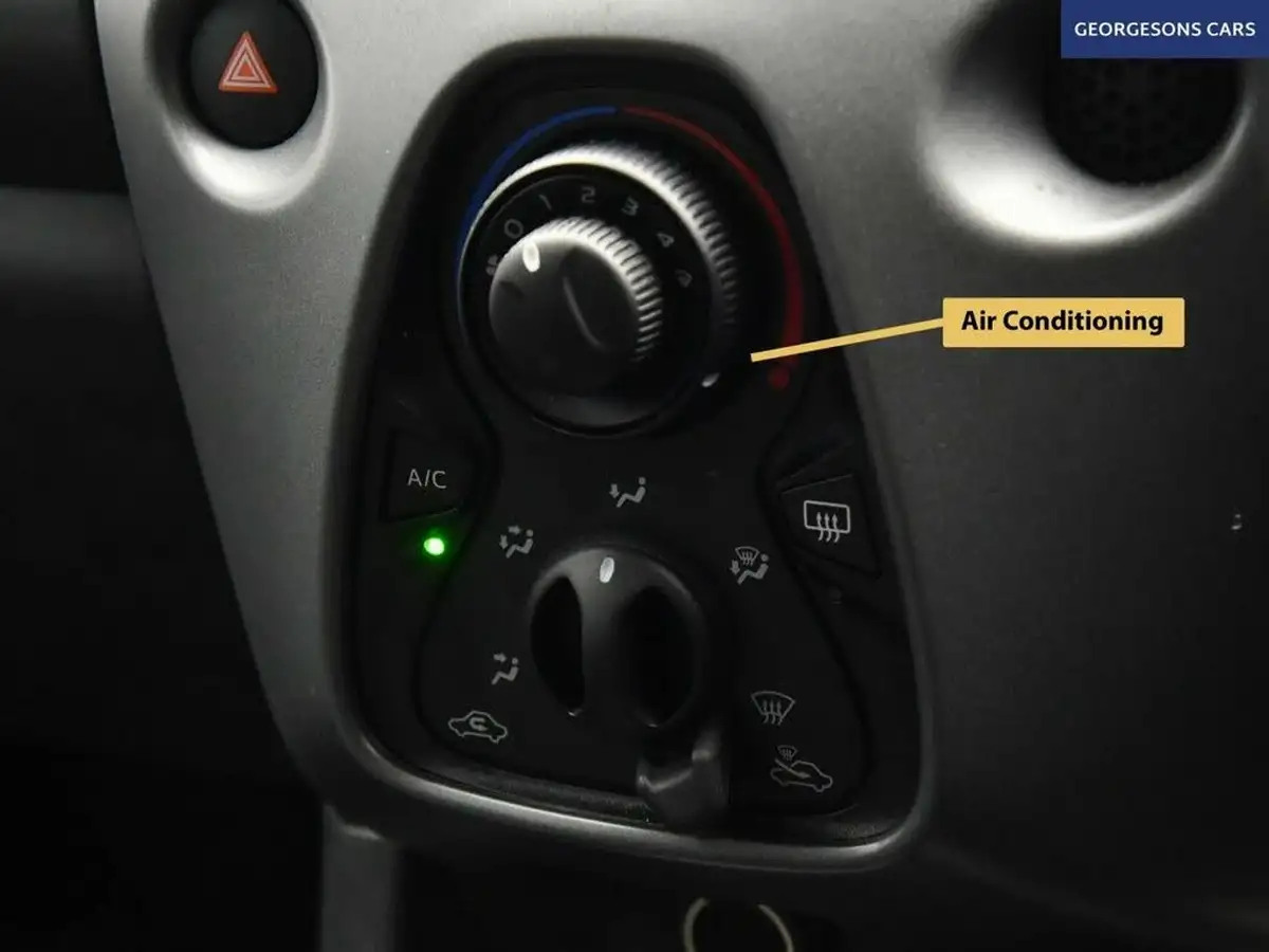 2022-toyota-aygo-10-vvt-i-x-play-big-27