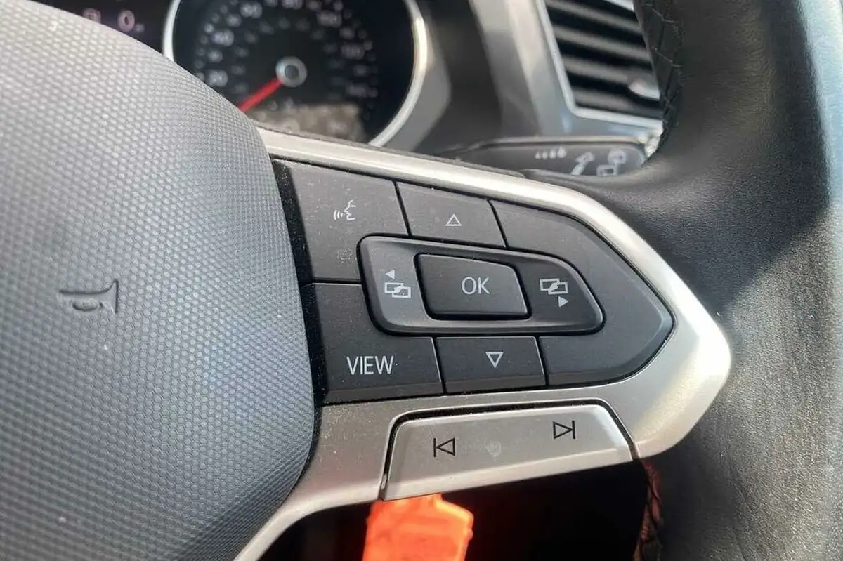 2022-volkswagen-tiguan-15-tsi-life-150ps-big-16