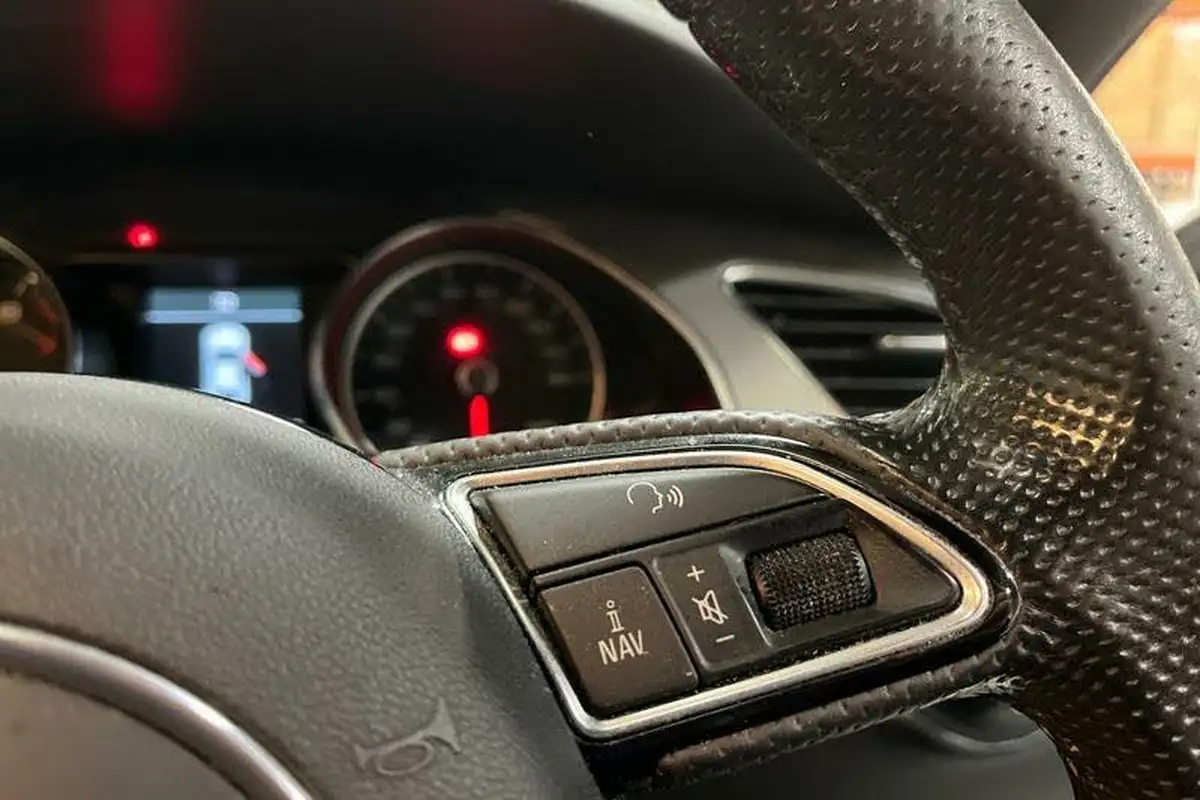 2012-audi-a5-18-s-line-tfsi-168bhp-coupe-2d-big-25