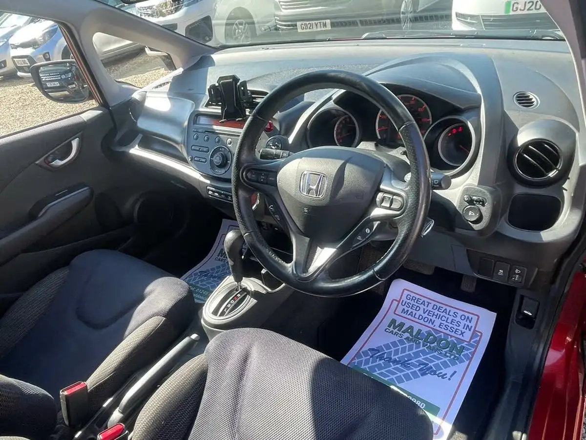 2014-honda-jazz-14-ex-big-9