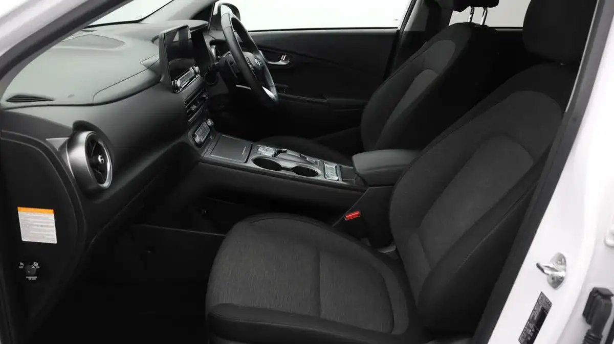 2022-hyundai-kona-e-premium-204ps-64kwh-7kw-obc-big-13