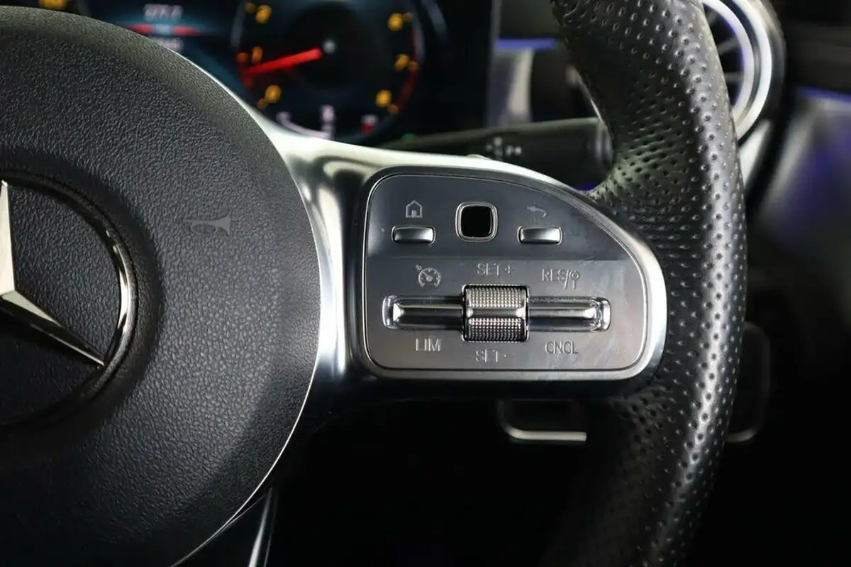 2022-mercedes-benz-a-class-20-a250-amg-line-premium-edition-hatchback-5d-big-16