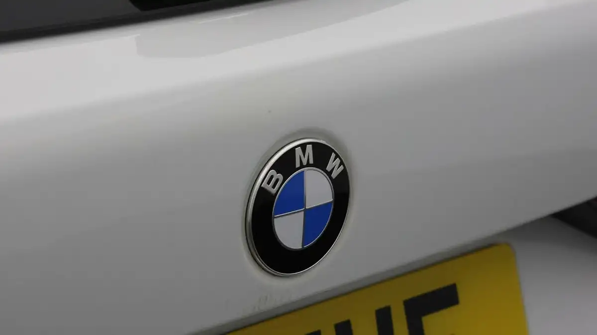 2021-bmw-1-series-15-118i-se-lcp-big-19