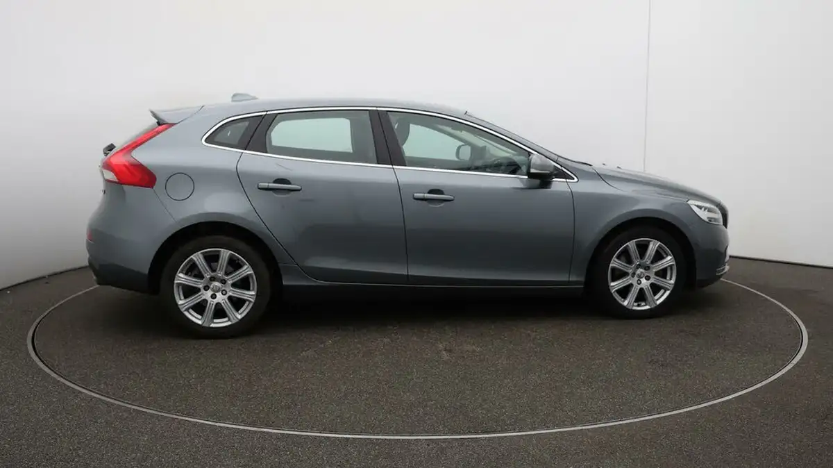 2018-volvo-v40-15-t3-inscription-big-48