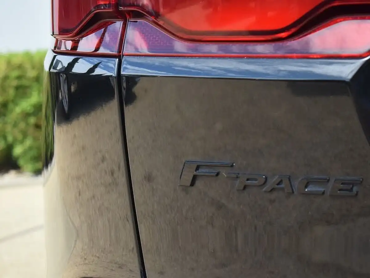 2021-jaguar-f-pace-20-d165-r-dynamic-se-mhev-big-32