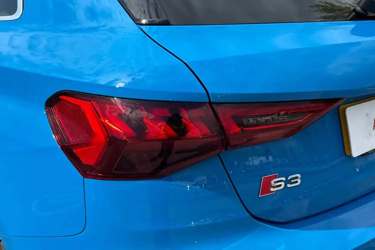 2021-audi-s3-20-tfsi-sportback-5d-big-6