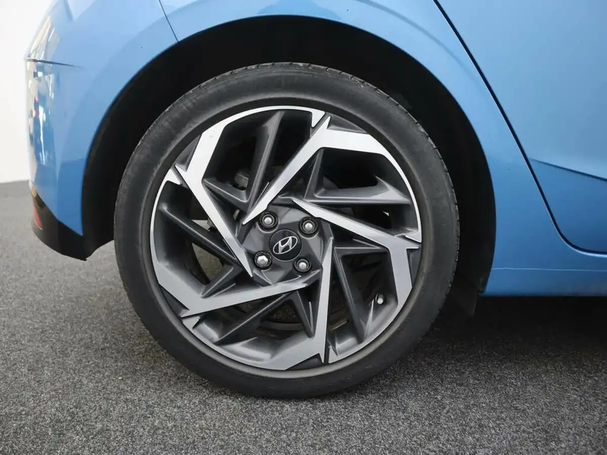 2023-hyundai-i20-10-t-gdi-premium-48-volt-hybrid-eclutch-imt-big-6
