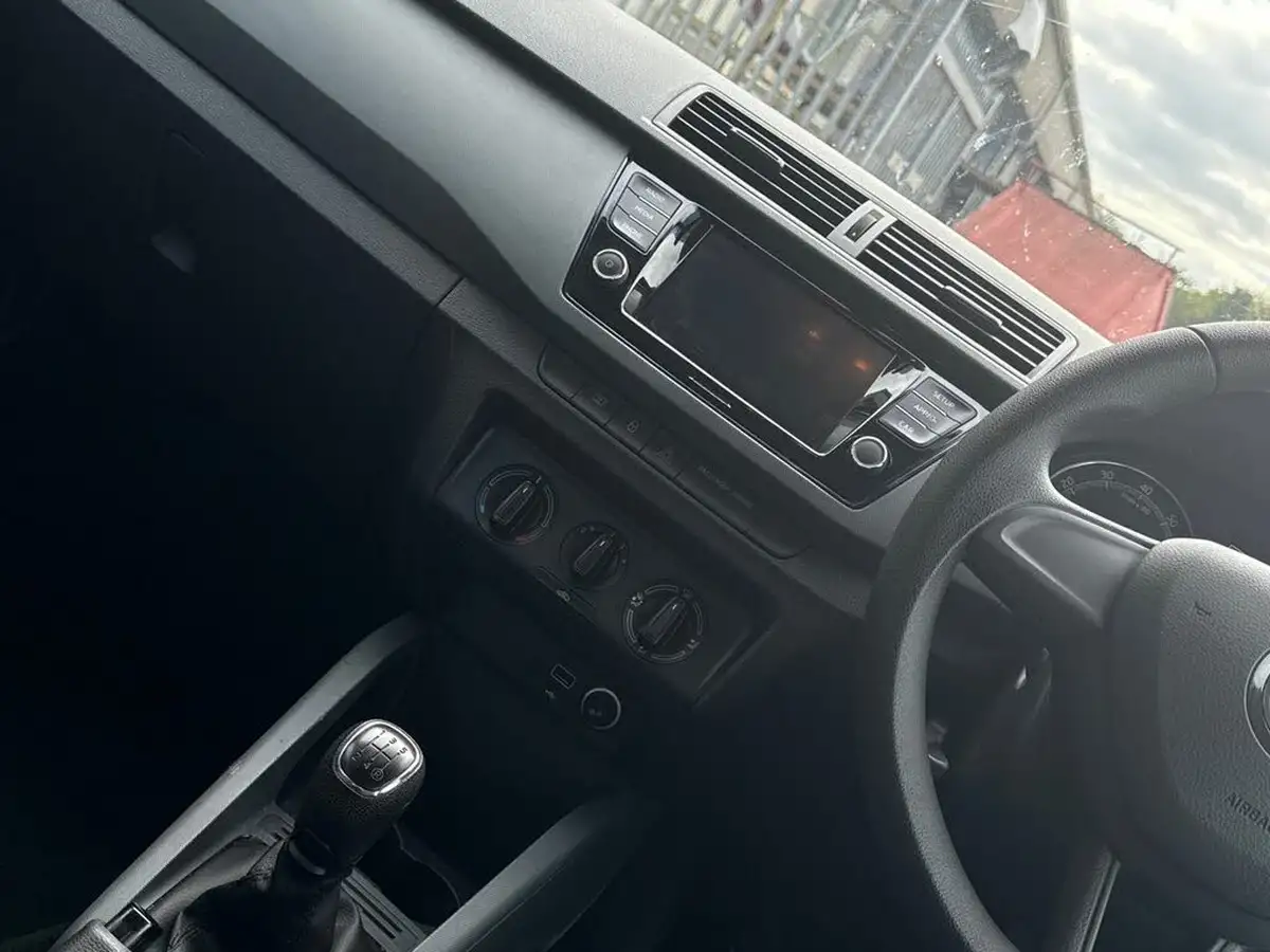 2019-skoda-fabia-10-mpi-s-ss-hatchback-big-19