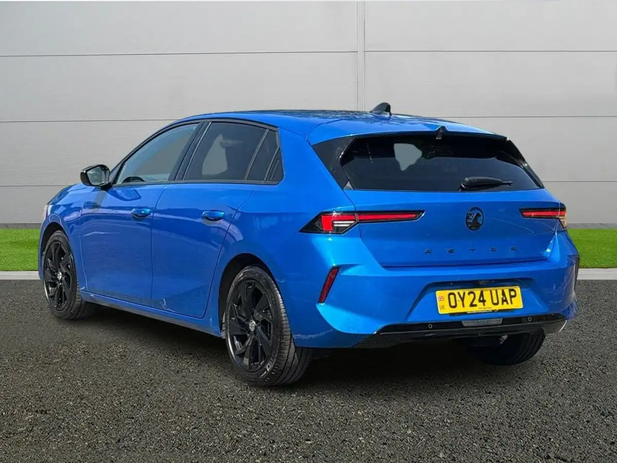 2024-vauxhall-astra-12-turbo-gs-130ps-hatchback-auto-big-4