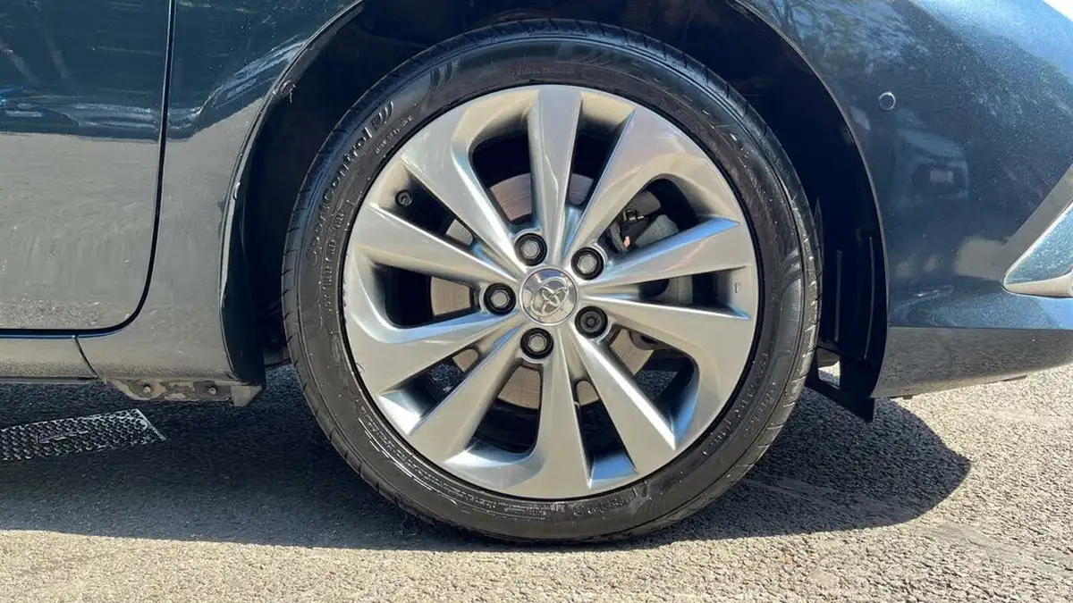 2017-toyota-auris-18-vvt-i-hsd-excel-tss-hatchback-big-17